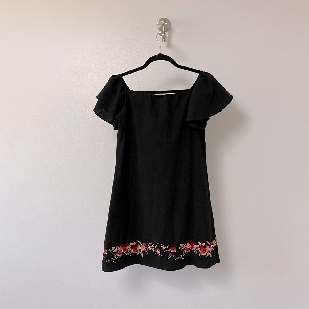 Lucy Paris Off Shoulder Sophisticated Fall Casual Chic Floral‎ Hem Black Dress
